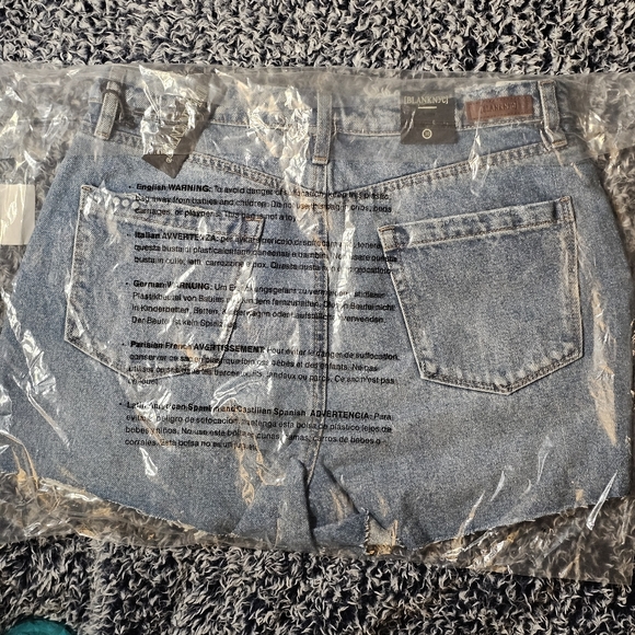 NEW Blank NYC 'Cruise Control' Distressed Denim Shorts size 30 - Picture 7 of 8